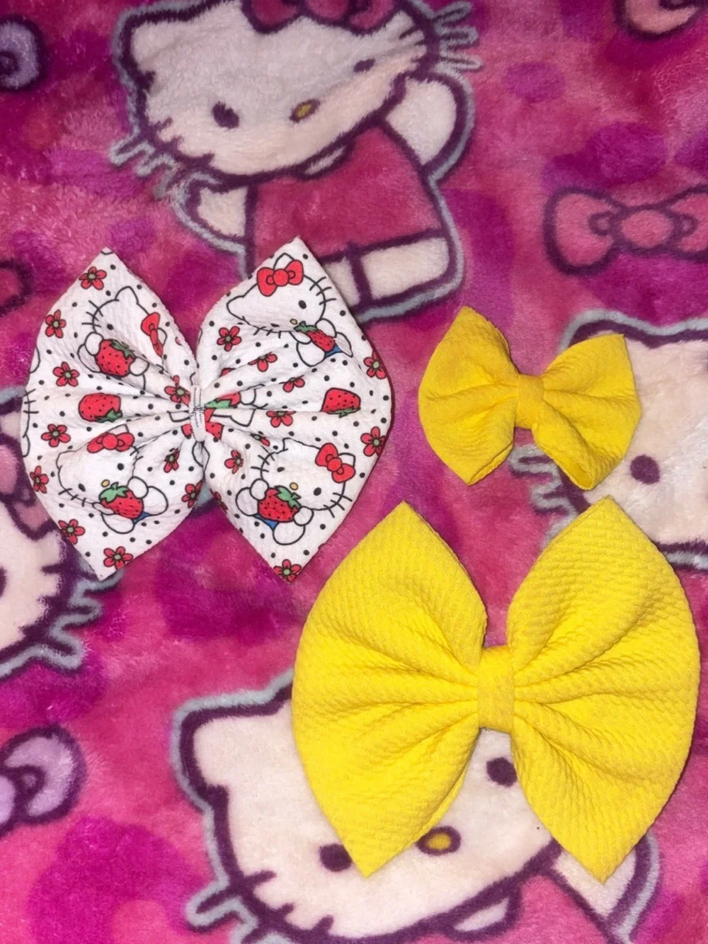 Hello Kitty Yellow & White Hair Bow Set for Kids - Strawberry Print